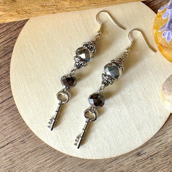 Gothic Silver and Black Key Earrings - Picture 3 of 3